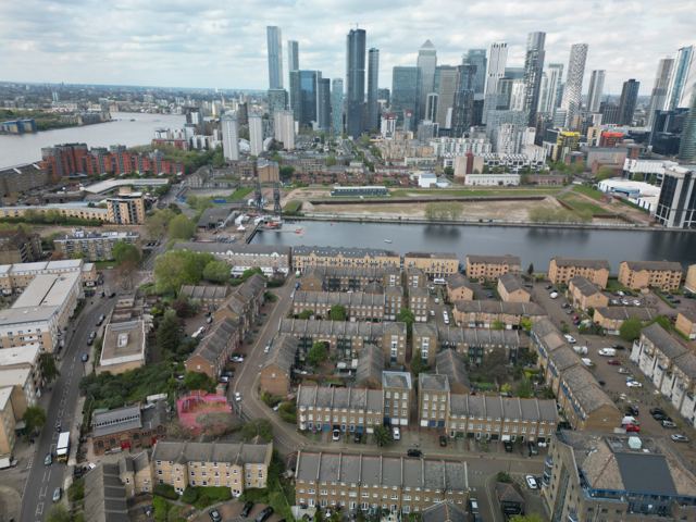 Canary Wharf · vertiport study, drone photo, Apr 2024